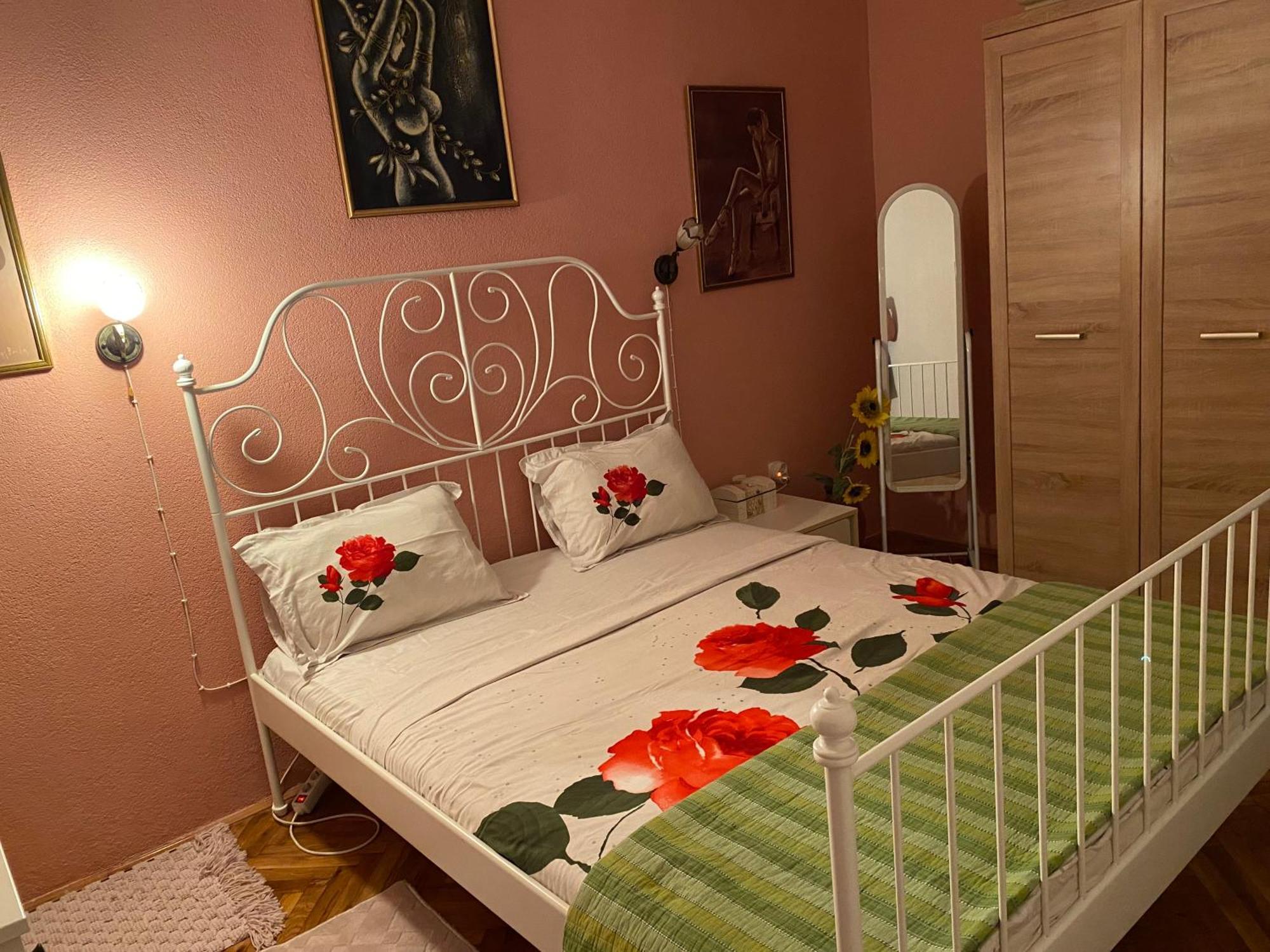 Dorotea Butterfly Budva Luaran gambar
